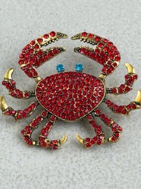 Vintage Red Gold Crab Pin Y2k Crystal Rhinestones Ocean Summer brooch blue eyes
